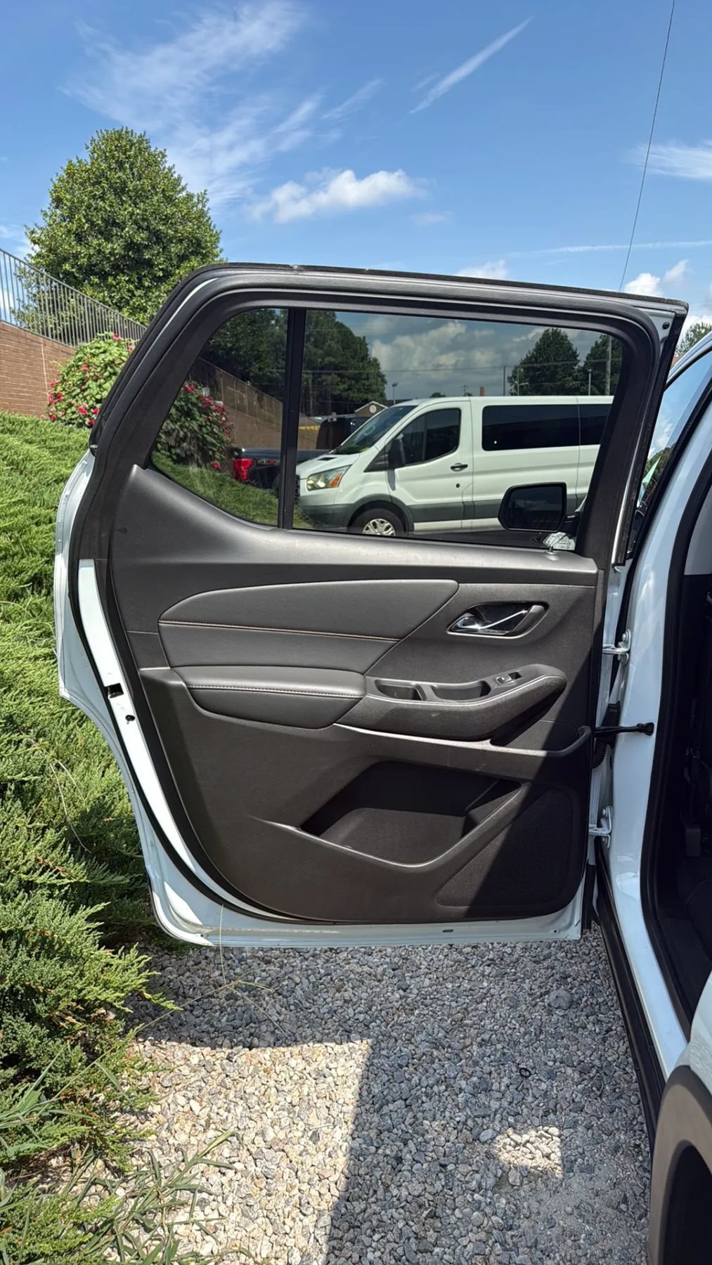 Used 2021 Chevrolet Traverse LS FWD image 36