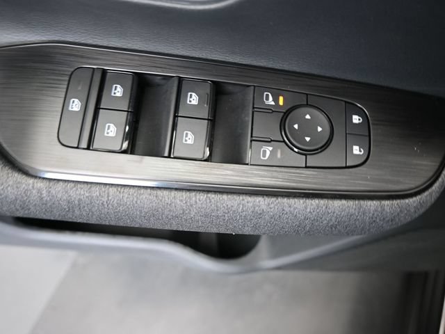 Used 2025 Nissan Kicks SV w/ SV Premium Package AWD/4WD image 20