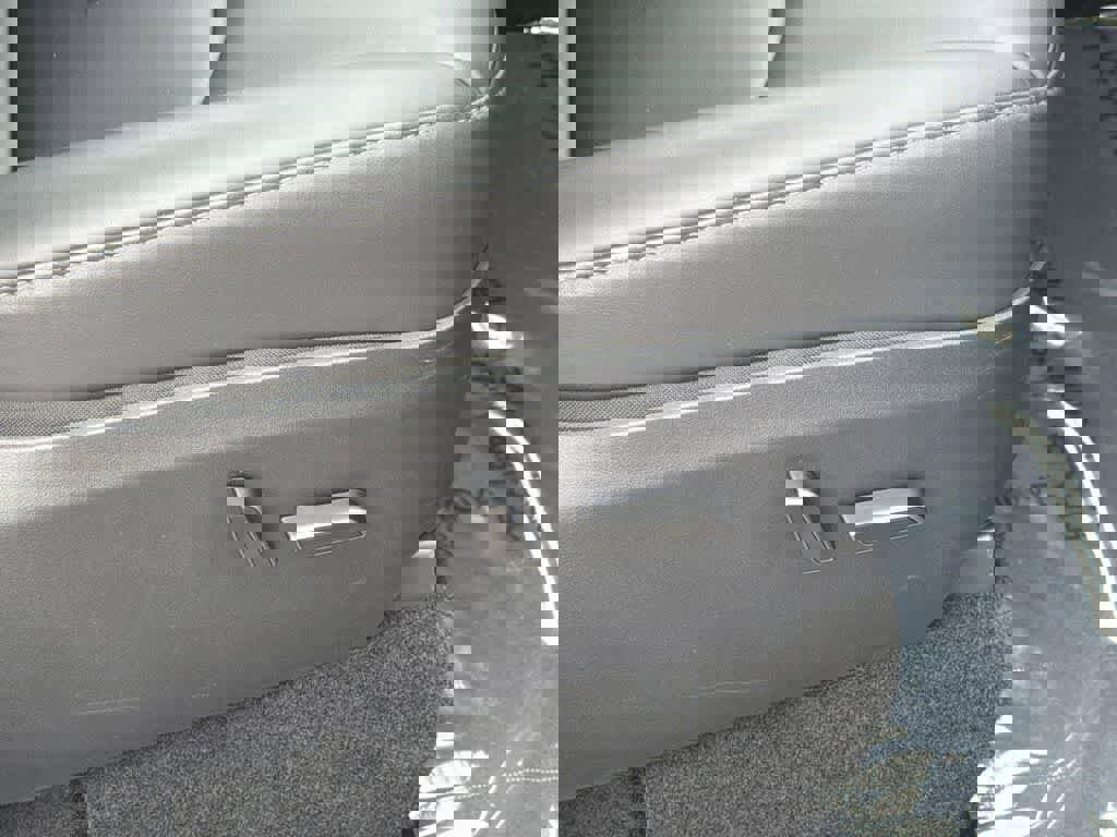 Used 2024 Tesla Model Y Long Range AWD/4WD image 41