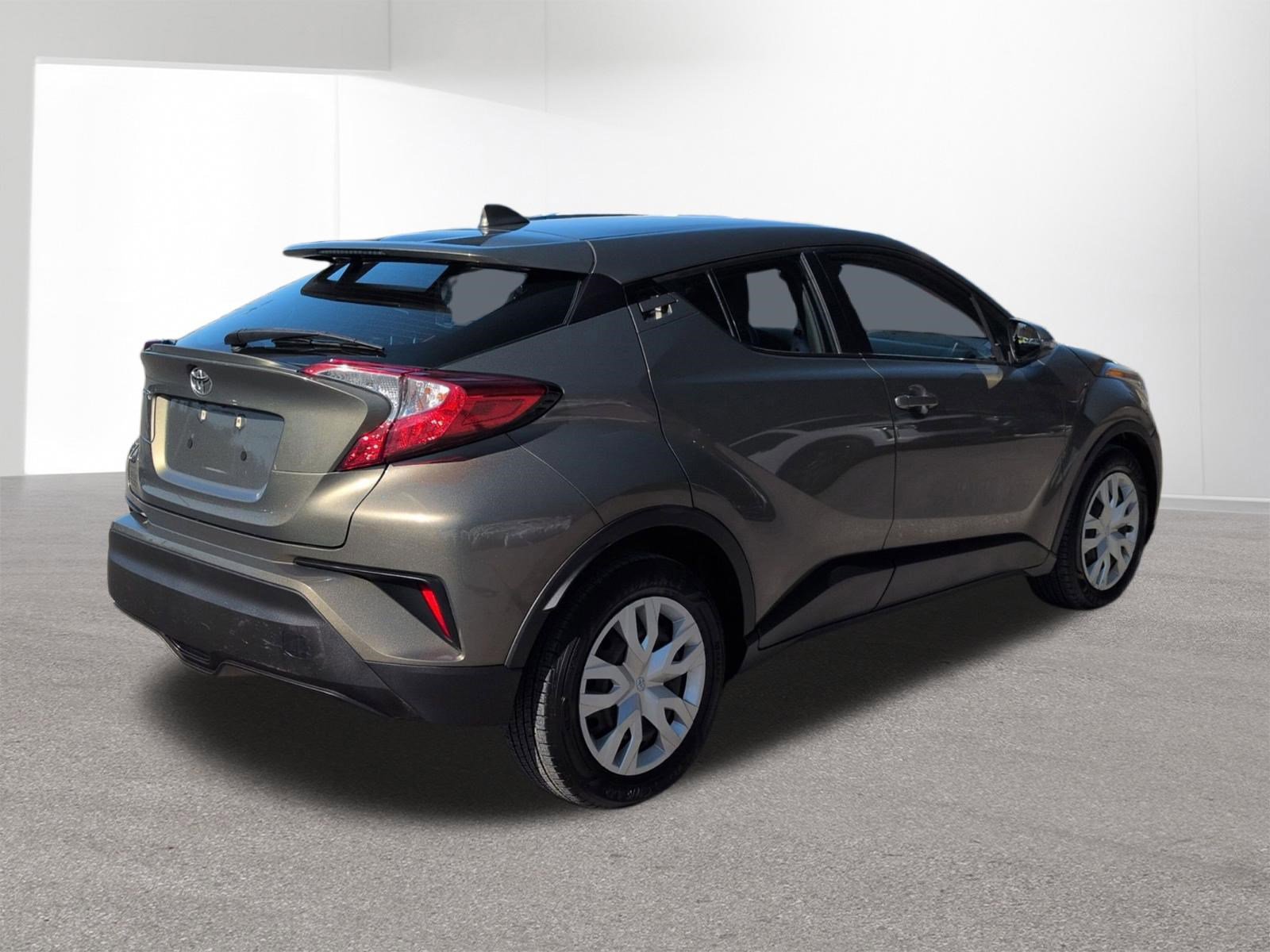Used 2021 Toyota C-HR LE image 5
