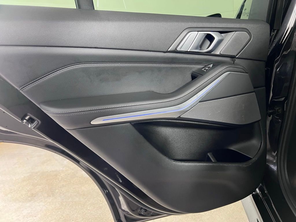 Used 2019 BMW X5 xDrive50i w/ M Sport Package image 27