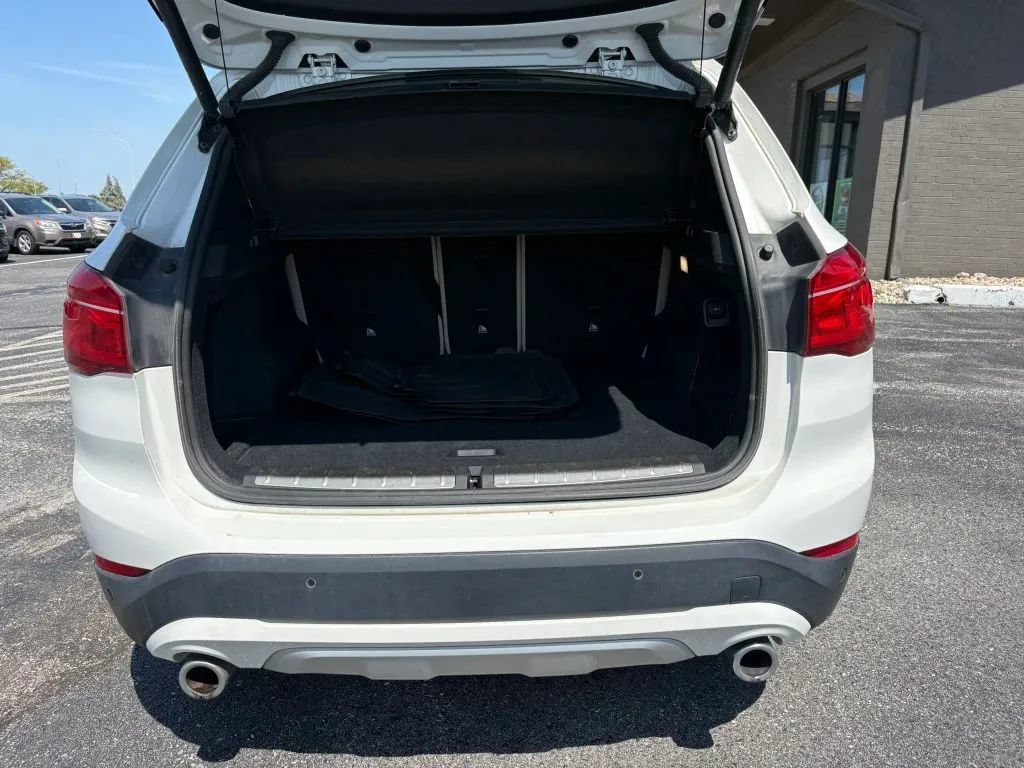 Used 2021 BMW X1 xDrive28i w/ Convenience Package AWD/4WD image 9