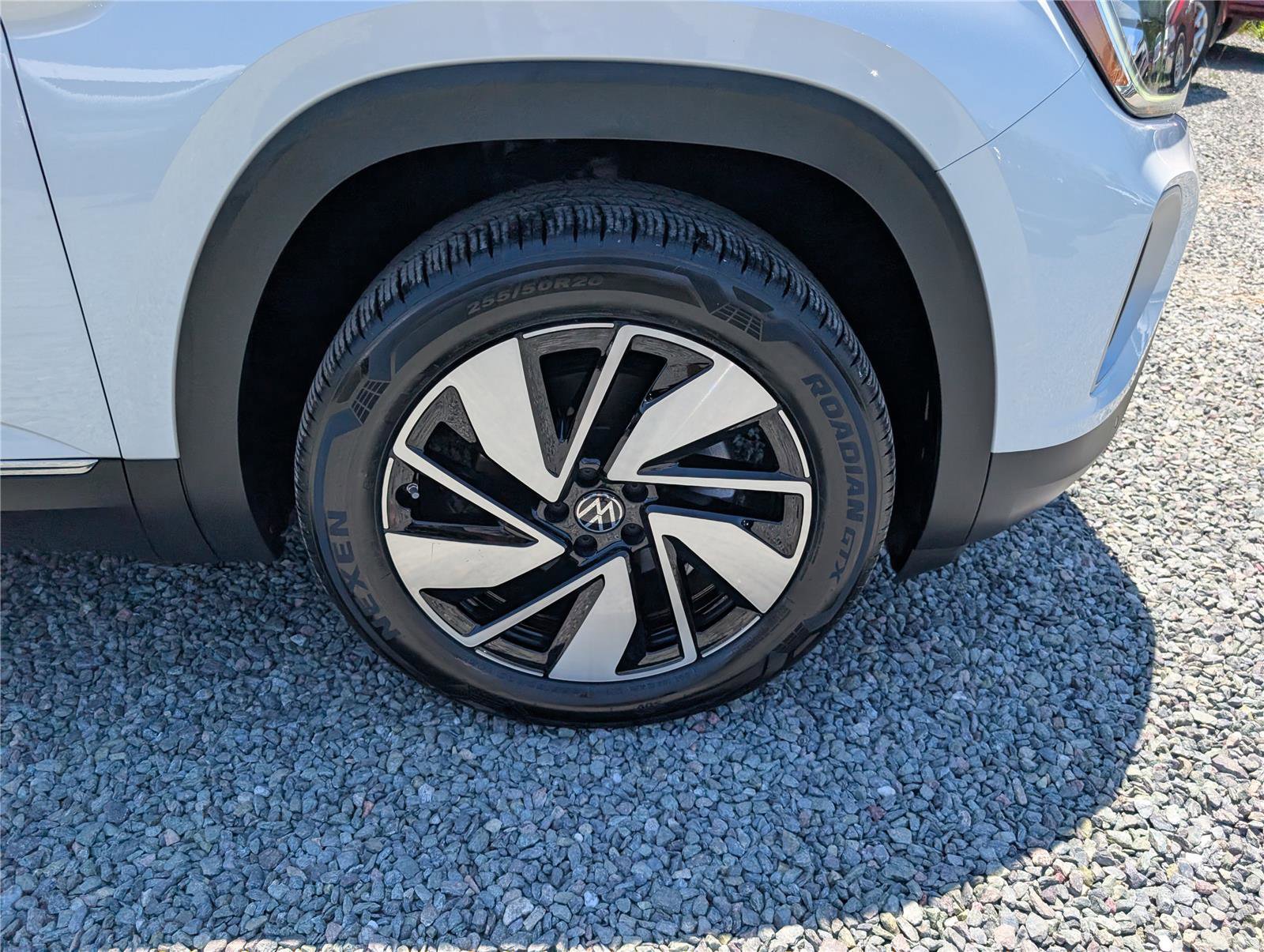 Used 2024 Volkswagen Atlas SEL AWD/4WD image 9