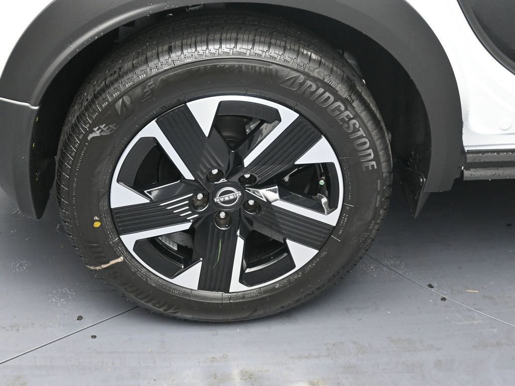 New 2026 Nissan Kicks SV w/ SV Premium Package AWD/4WD image 5
