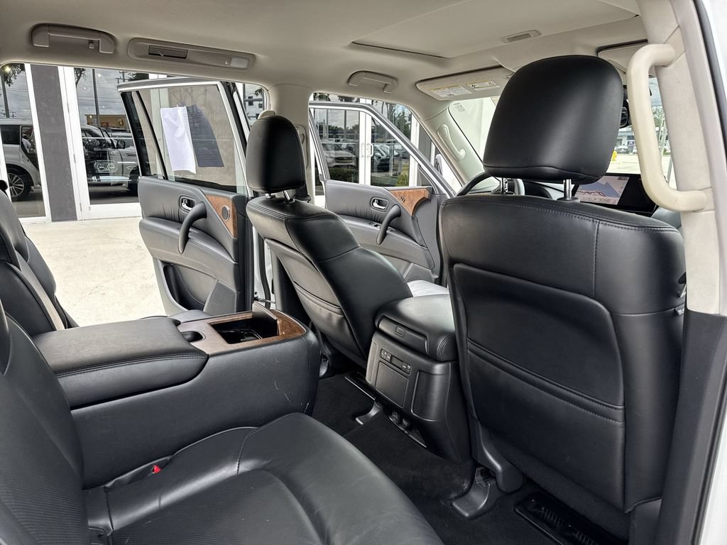 Used 2024 Nissan Armada SL w/ Captain's Chairs Package AWD/4WD image 33