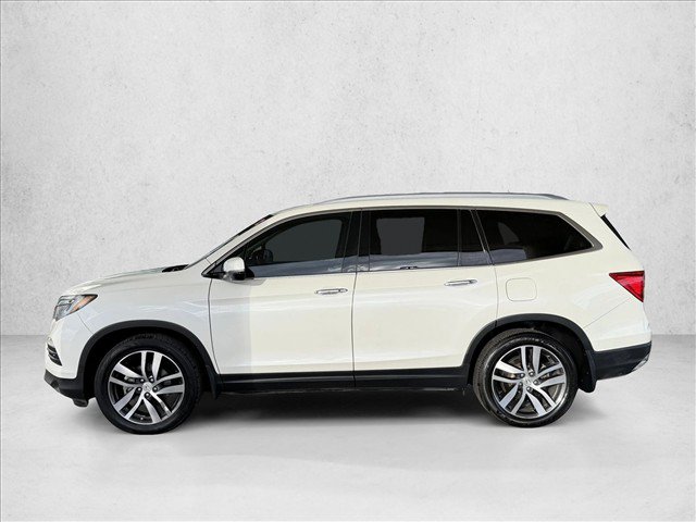 Used 2017 Honda Pilot Touring image 2