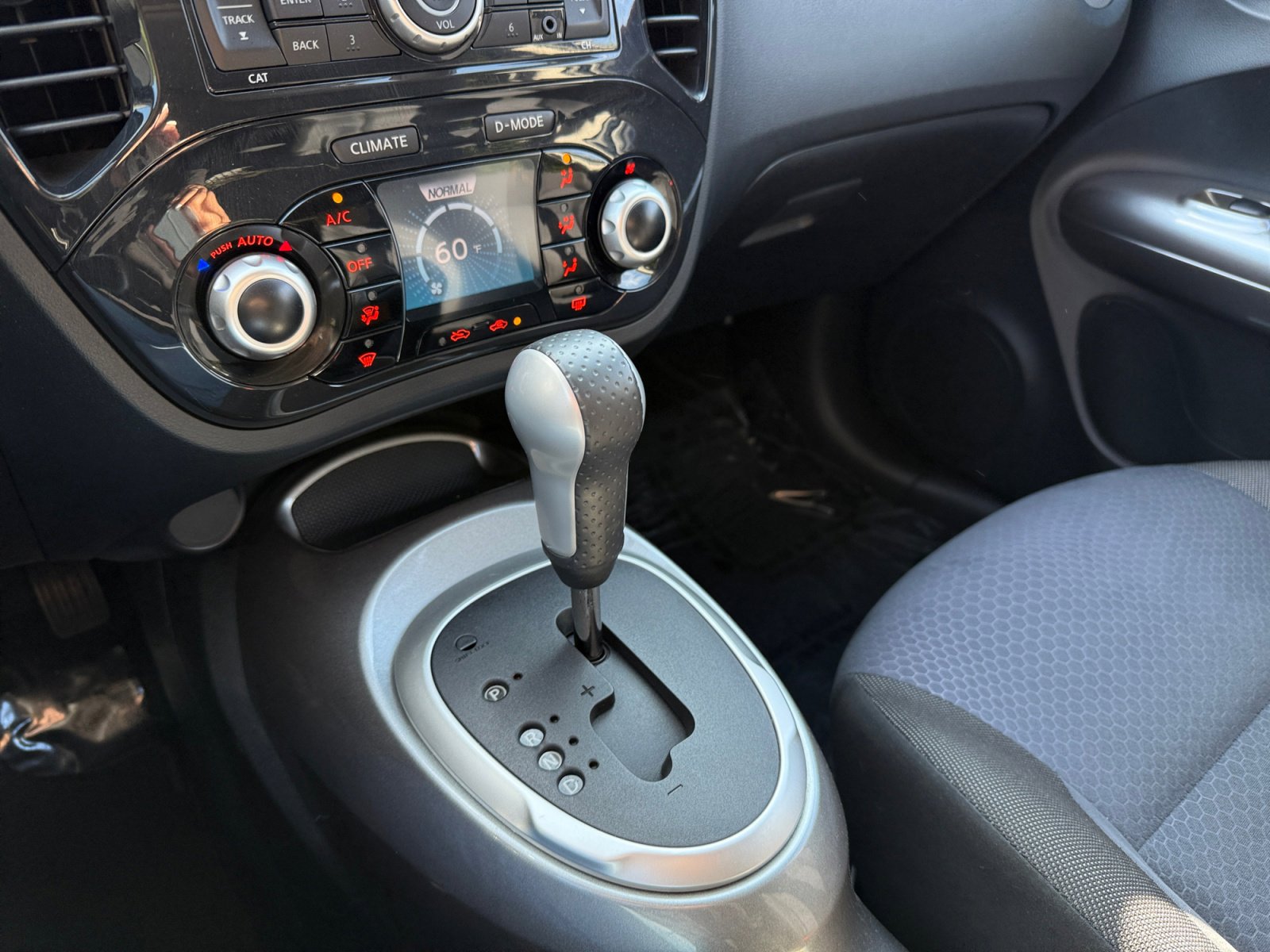 Used 2013 Nissan Juke SV image 13