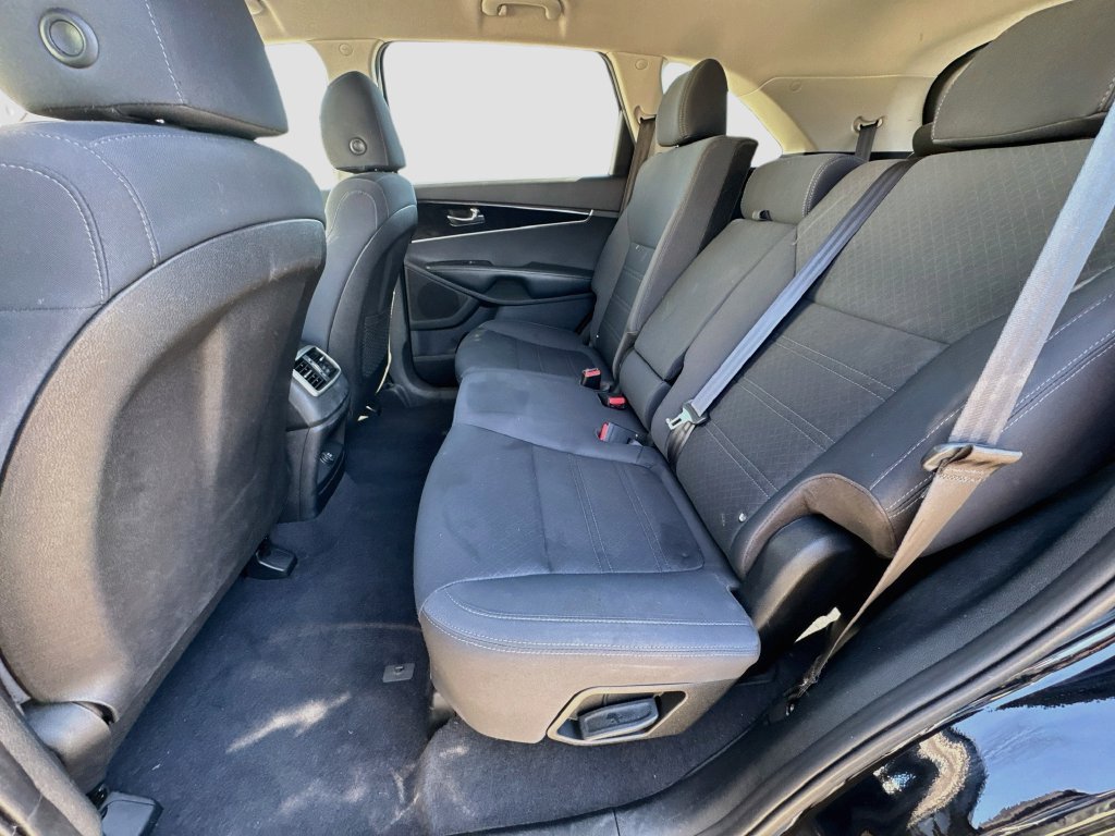 Used 2019 Kia Sorento L FWD image 27