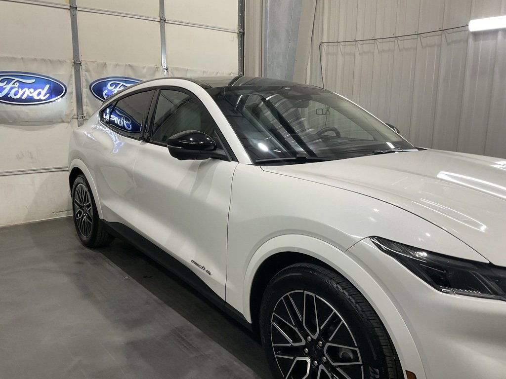Used 2025 Ford Mustang Mach-E Premium image 4