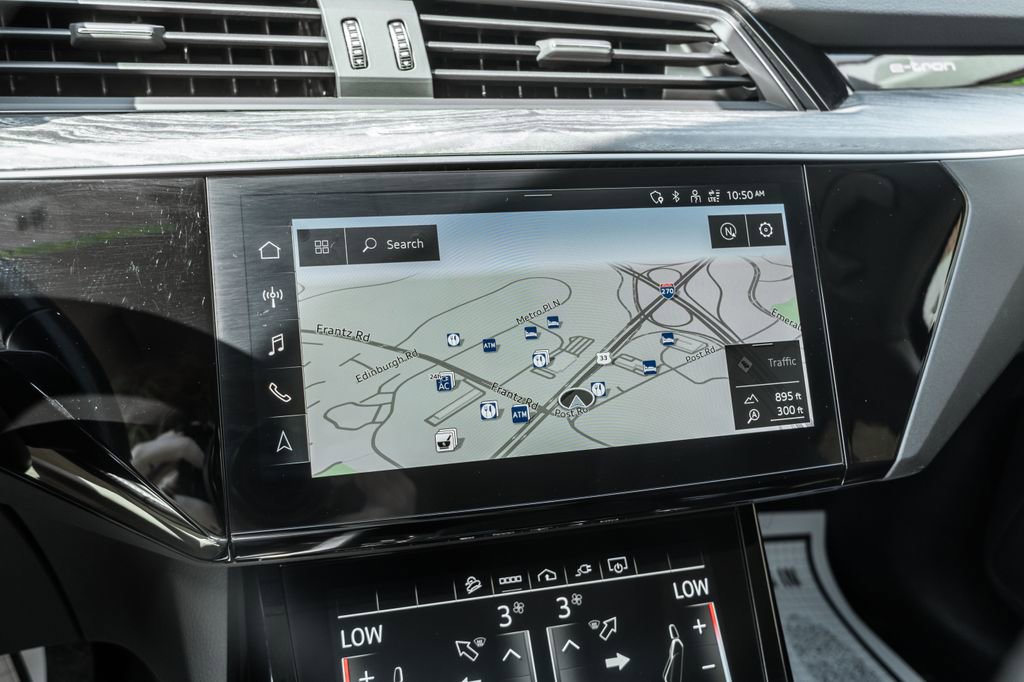 Used 2021 Audi e-tron Premium Plus w/ Premium Plus Package AWD/4WD image 22