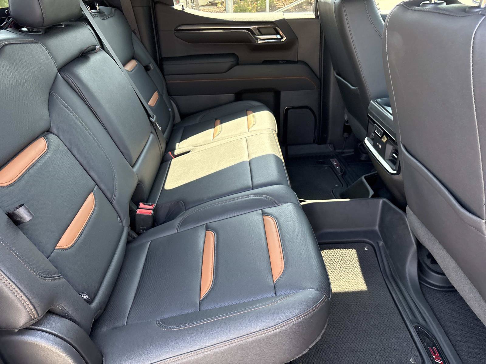 Used 2023 GMC Sierra 1500 AT4 w/ AT4 Premium Package AWD/4WD image 34