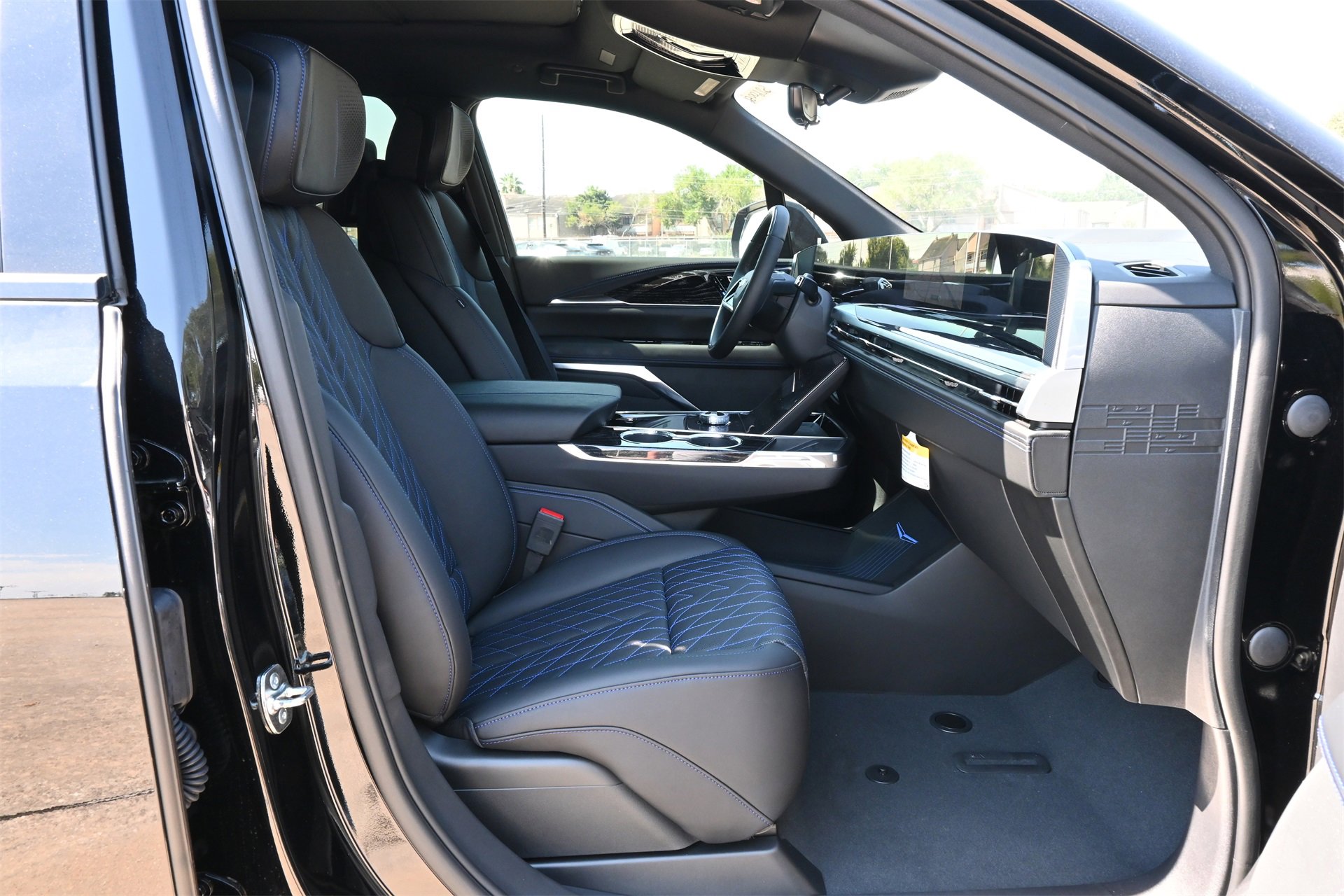 New 2026 Cadillac Escalade IQ Sport 1 w/ LPO, ONYX Package image 27