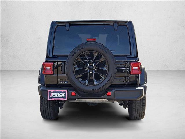 Used 2025 Jeep Wrangler Sahara image 4