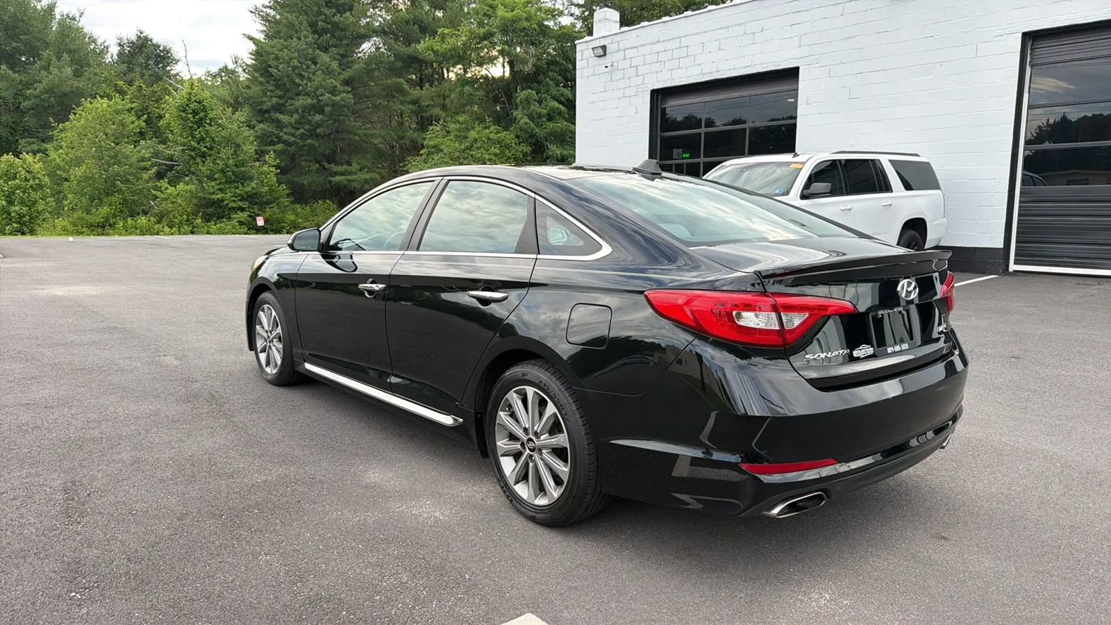 Used 2017 Hyundai Sonata Limited w/ Tech Package 03 FWD image 5
