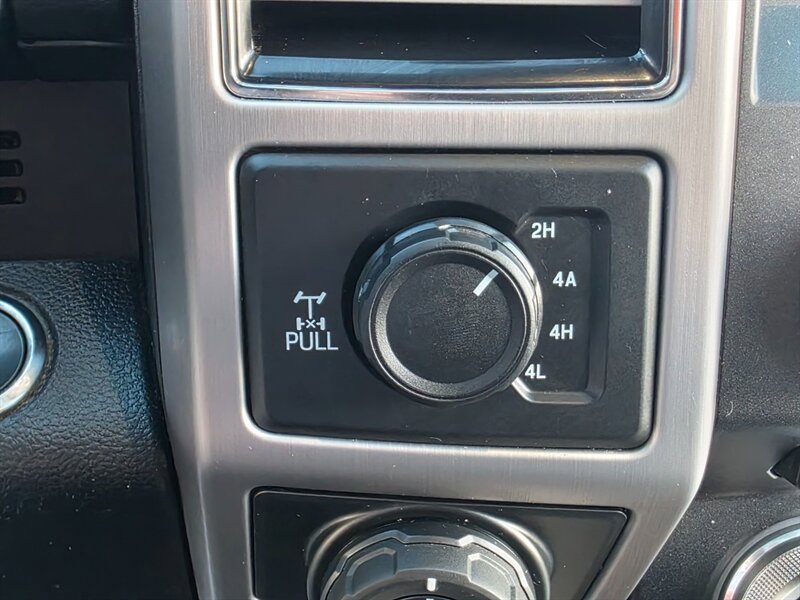 Used 2017 Ford F150 Platinum w/ Equipment Group 701A Luxury AWD/4WD image 35