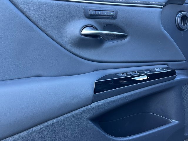 Used 2023 Lexus ES 350 F Sport image 9