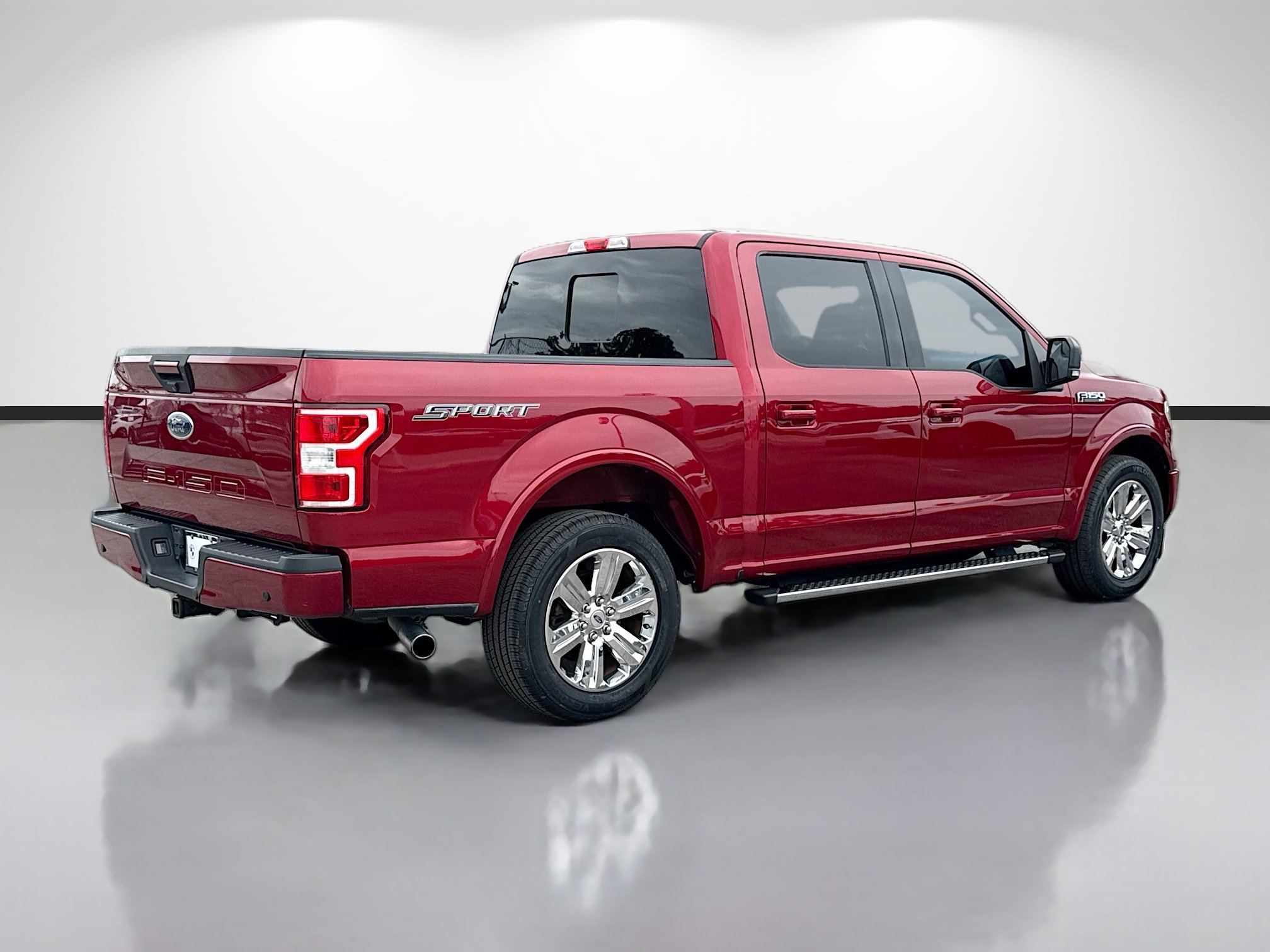 Used 2018 Ford F150 XLT w/ Equipment Group 302A Luxury RWD image 3