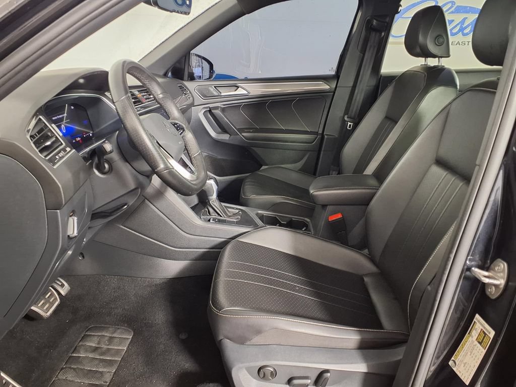 Used 2024 Volkswagen Tiguan SE R-Line FWD image 13
