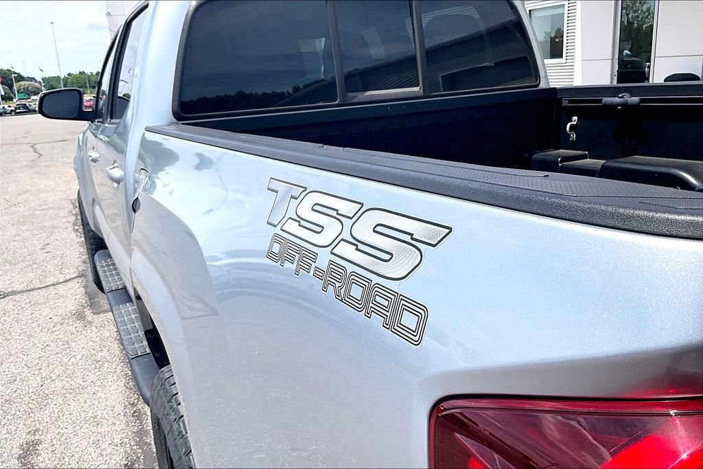 Used 2022 Toyota Tacoma SR w/ SR Convenience Package RWD image 7