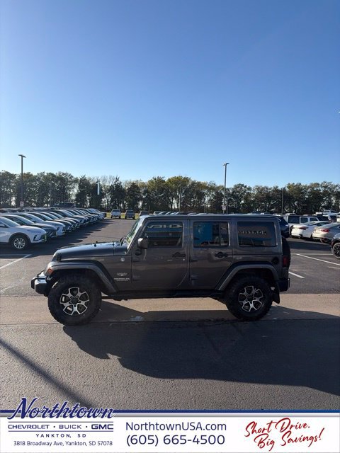 Used 2014 Jeep Wrangler Unlimited Sahara AWD/4WD image 13