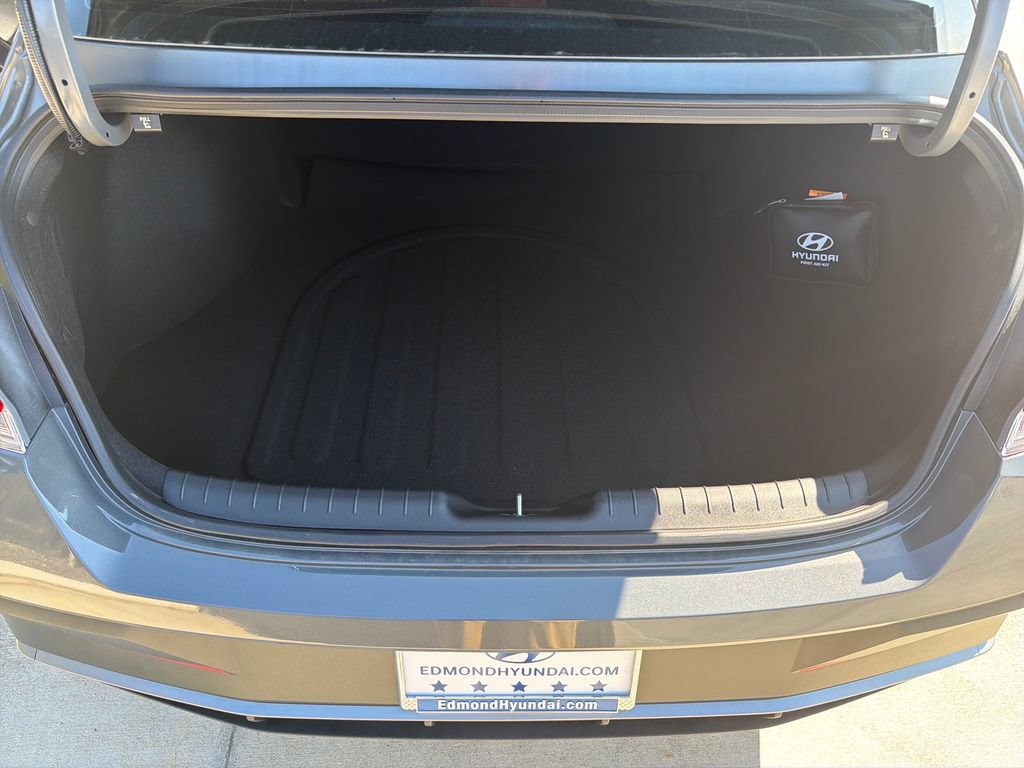 New 2026 Hyundai Elantra Sport FWD image 31