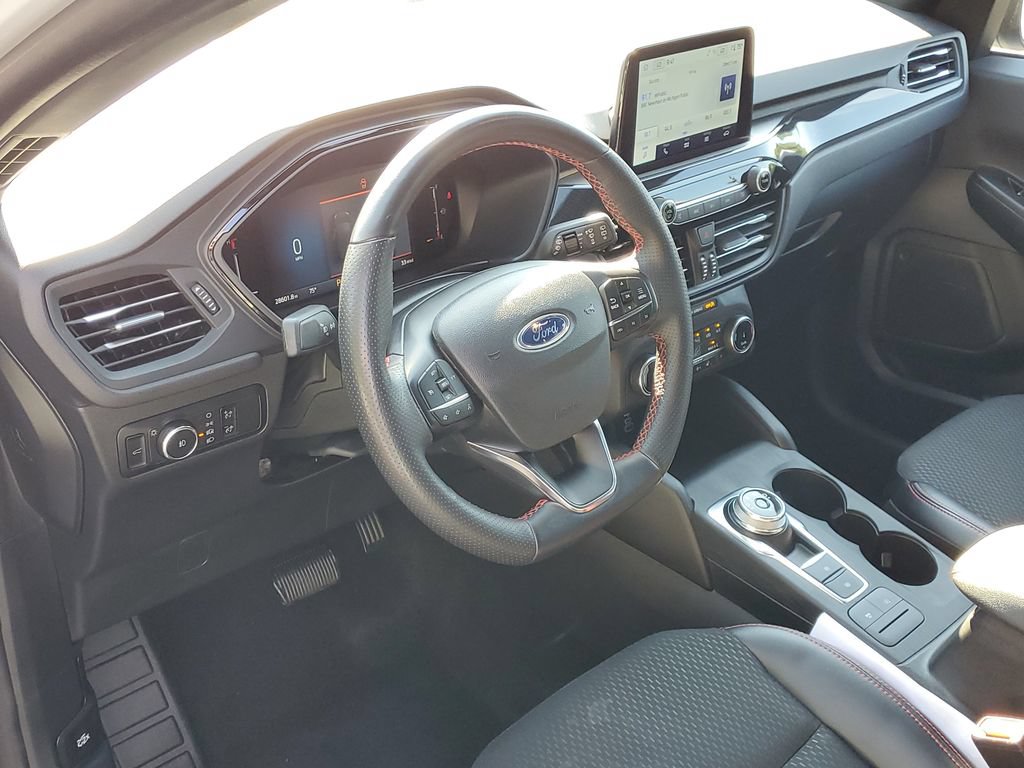 Used 2025 Ford Escape ST-Line Select AWD/4WD image 11