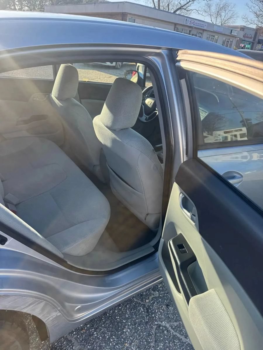 Used 2012 Honda Civic LX image 9