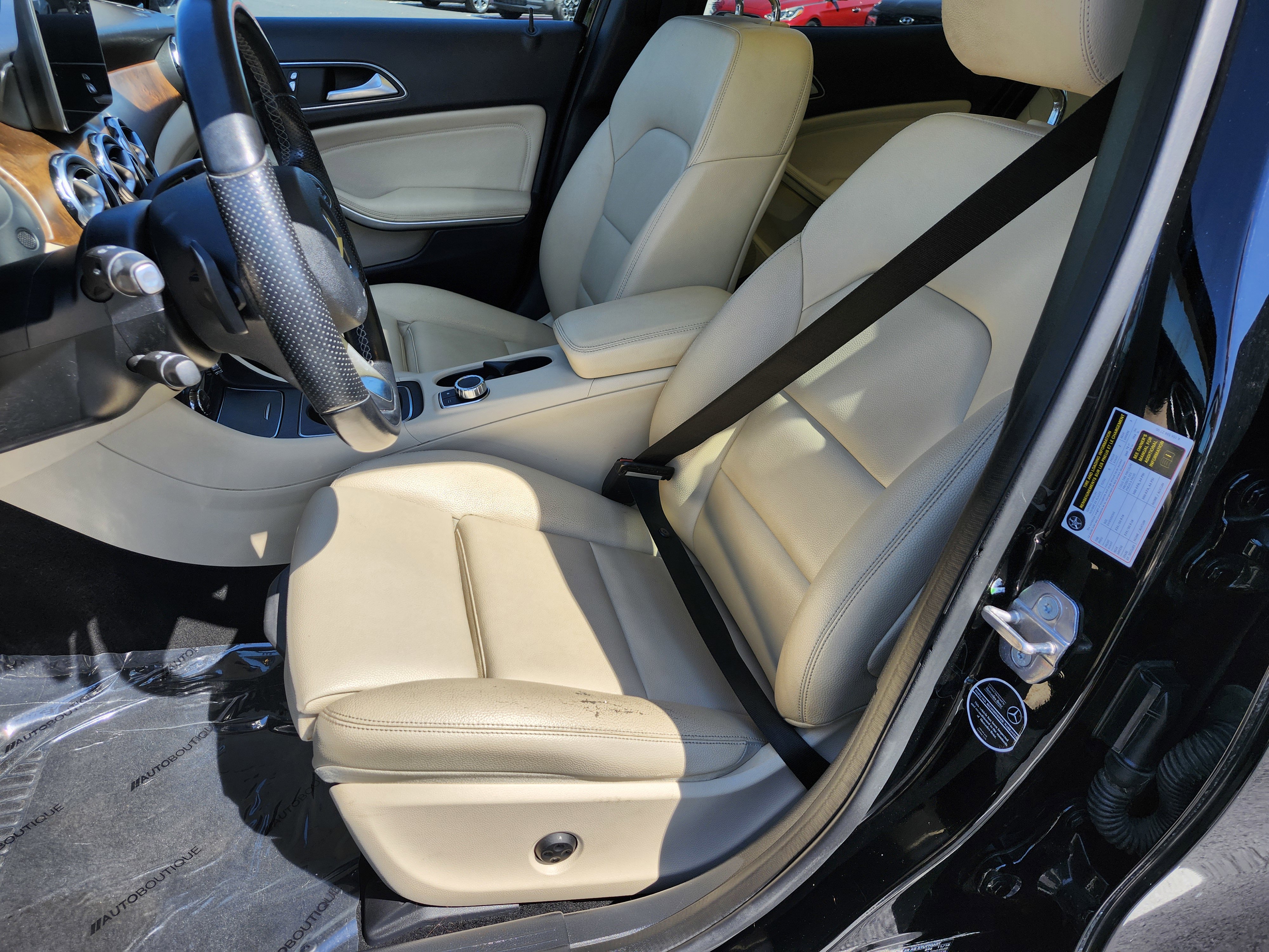 Used 2019 Mercedes-Benz GLA 250 4MATIC image 17