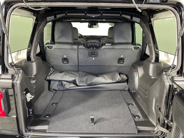 New 2027 Jeep Wrangler Unlimited Sahara AWD/4WD image 15