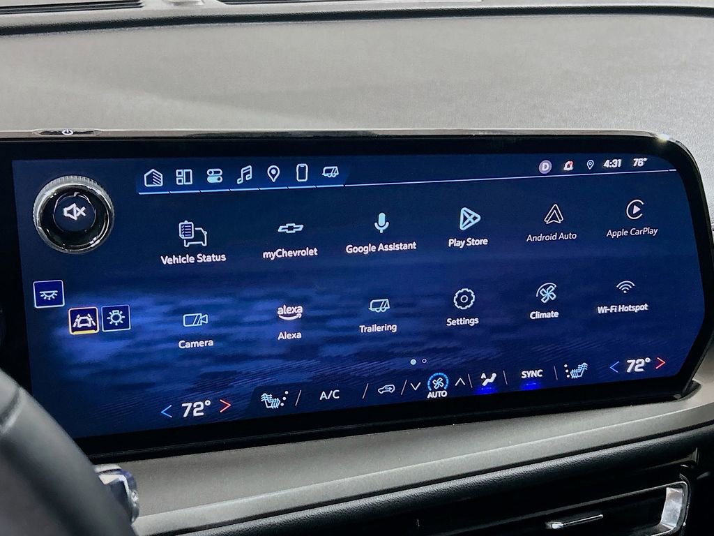 Used 2025 Chevrolet Traverse LT w/ Midnight/Sport Edition image 12