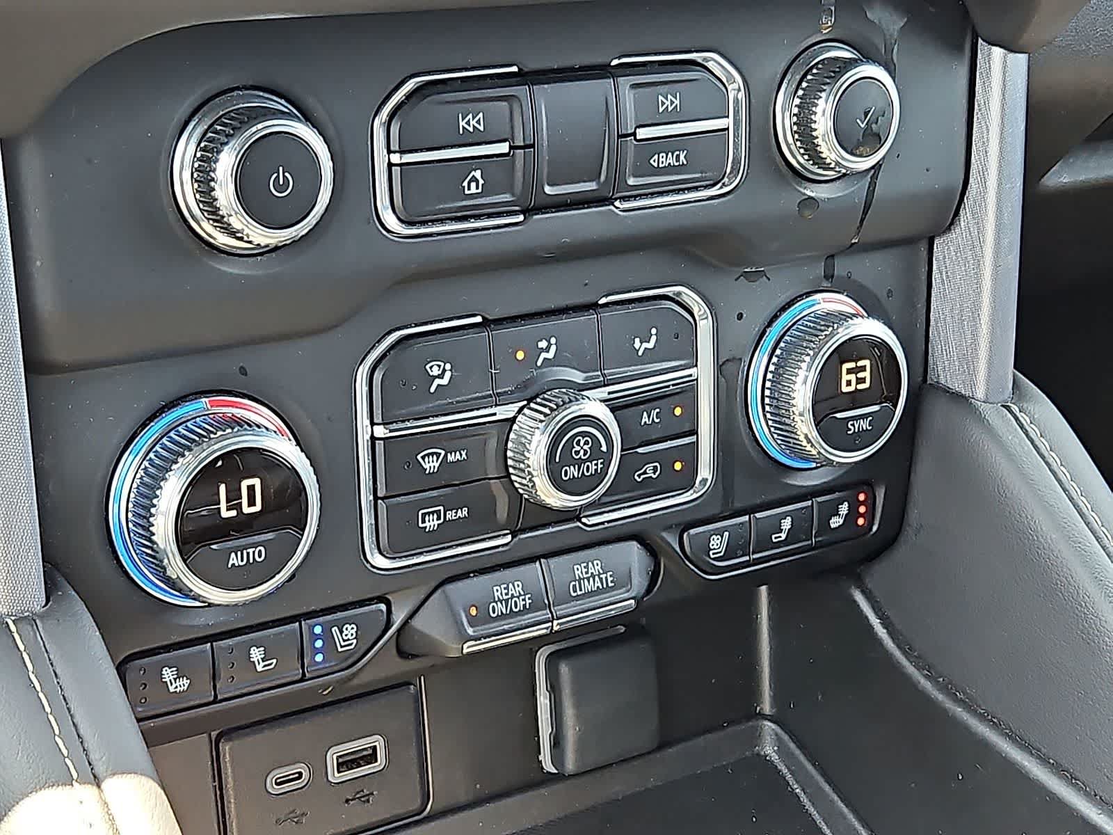 Used 2024 GMC Yukon SLT AWD/4WD image 23