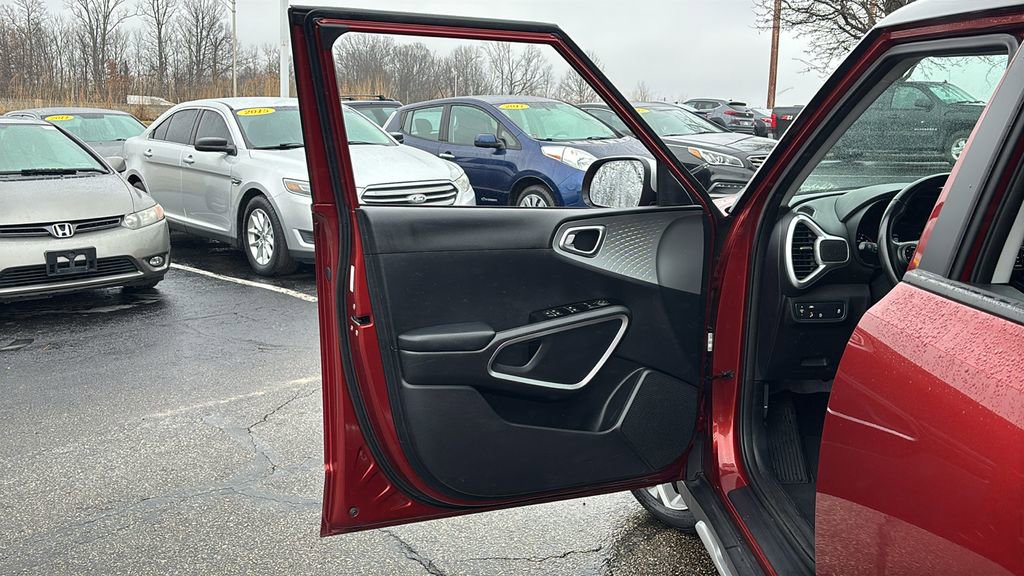 Used 2021 Kia Soul X-Line image 11