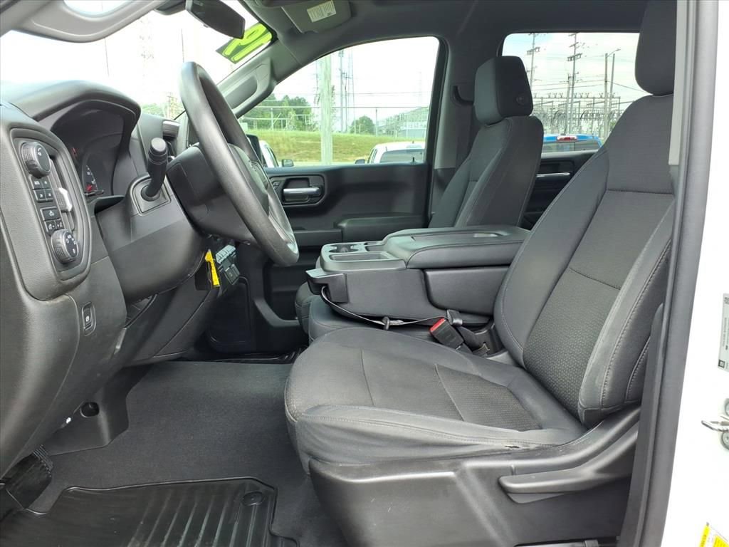 Used 2019 Chevrolet Silverado 1500 Custom Trail Boss AWD/4WD image 17