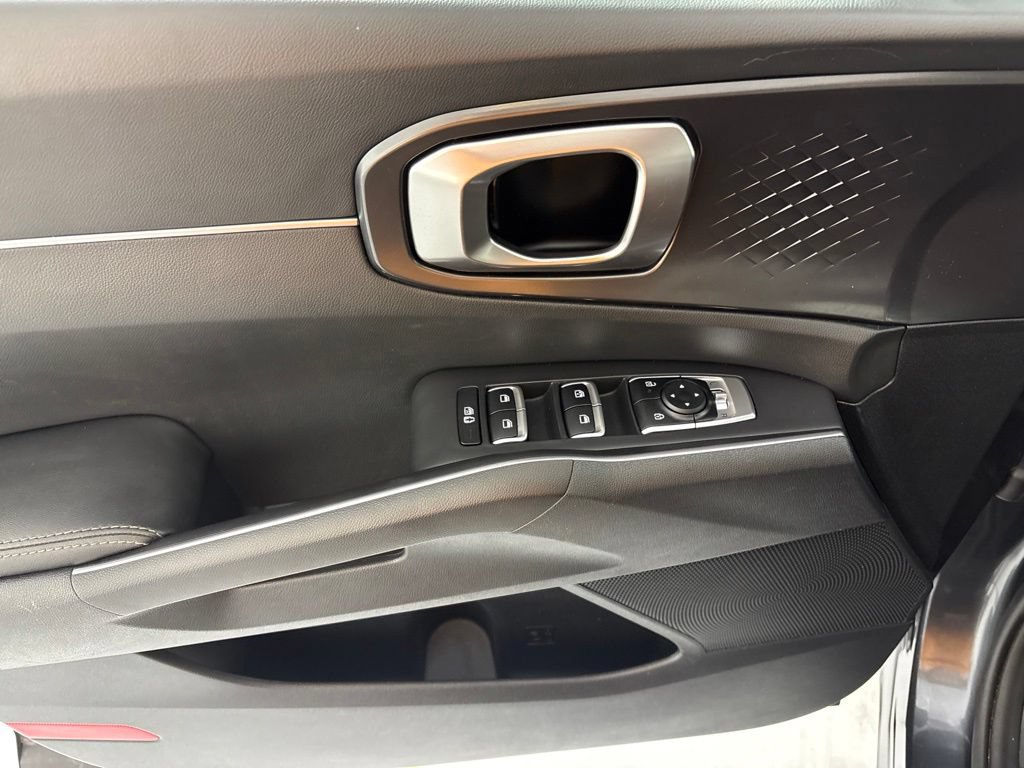Used 2024 Kia Sorento S FWD image 24