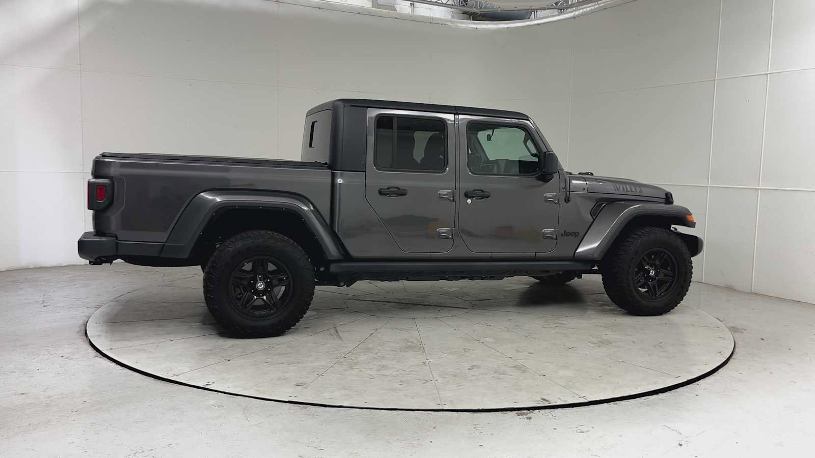 Used 2022 Jeep Gladiator Sport AWD/4WD image 9