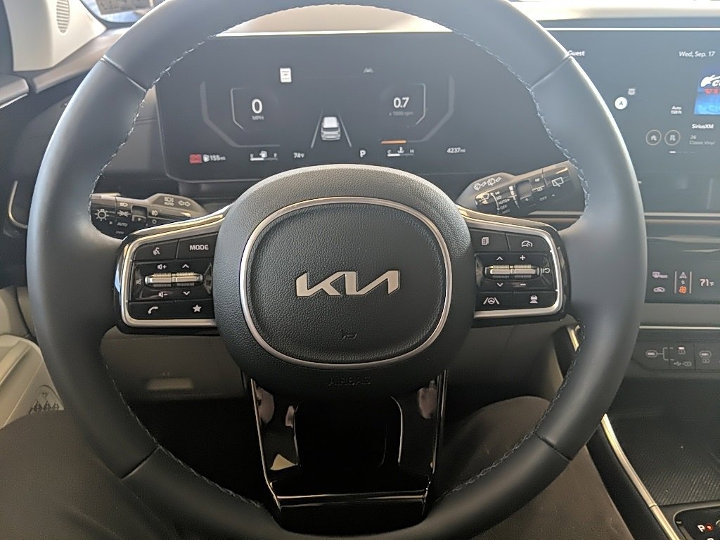 Used 2025 Kia Carnival SX Prestige image 15