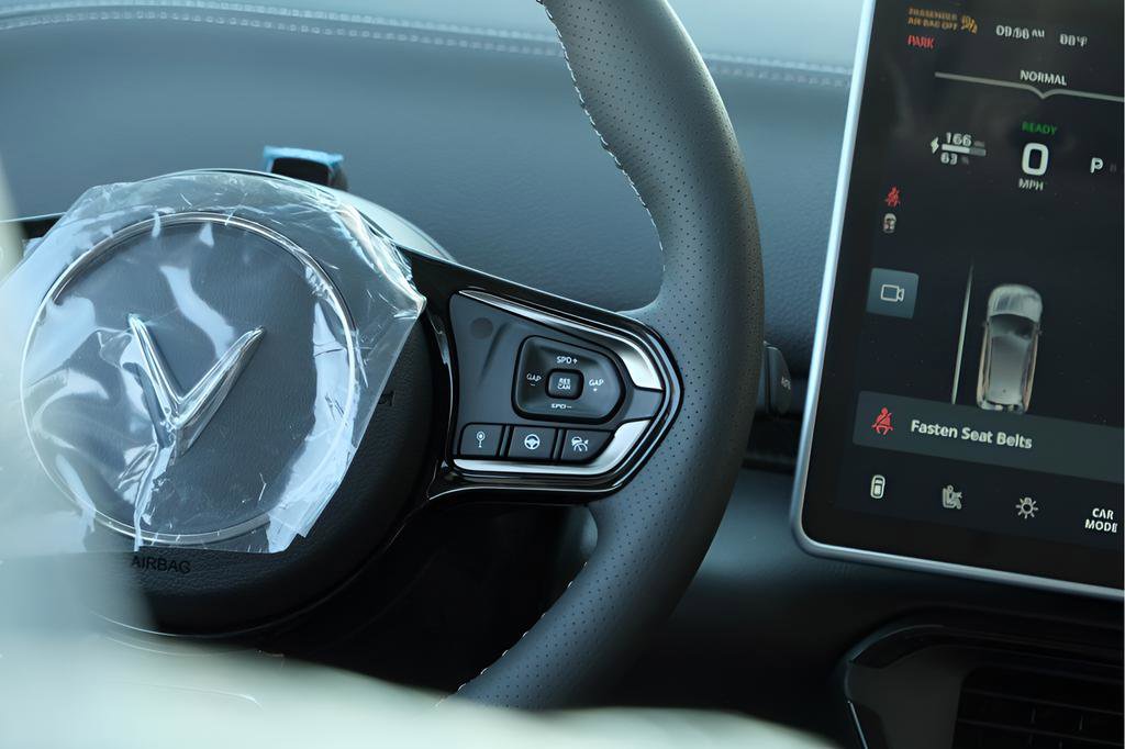 New 2025 VinFast VF 8 Eco image 13