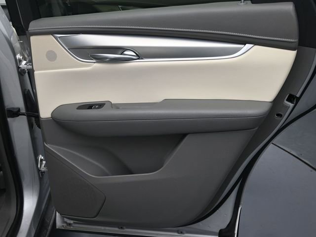 Used 2018 Cadillac XT5 Luxury w/ Driver Awareness Package image 31