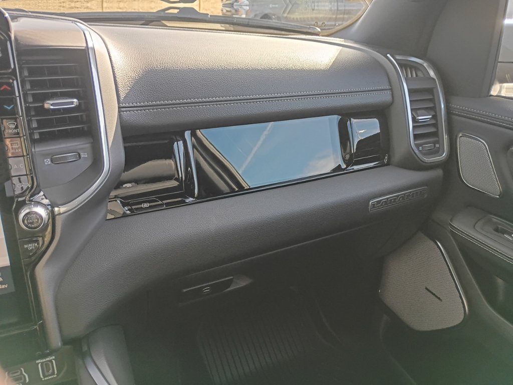 New 2026 RAM 1500 Laramie AWD/4WD image 19