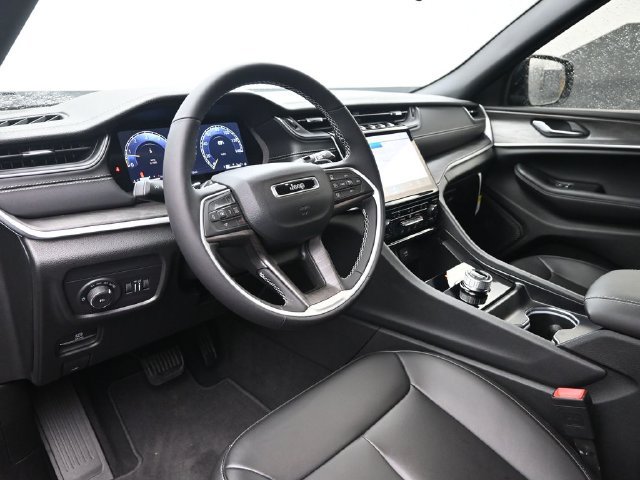 New 2024 Jeep Grand Cherokee L Limited RWD image 8