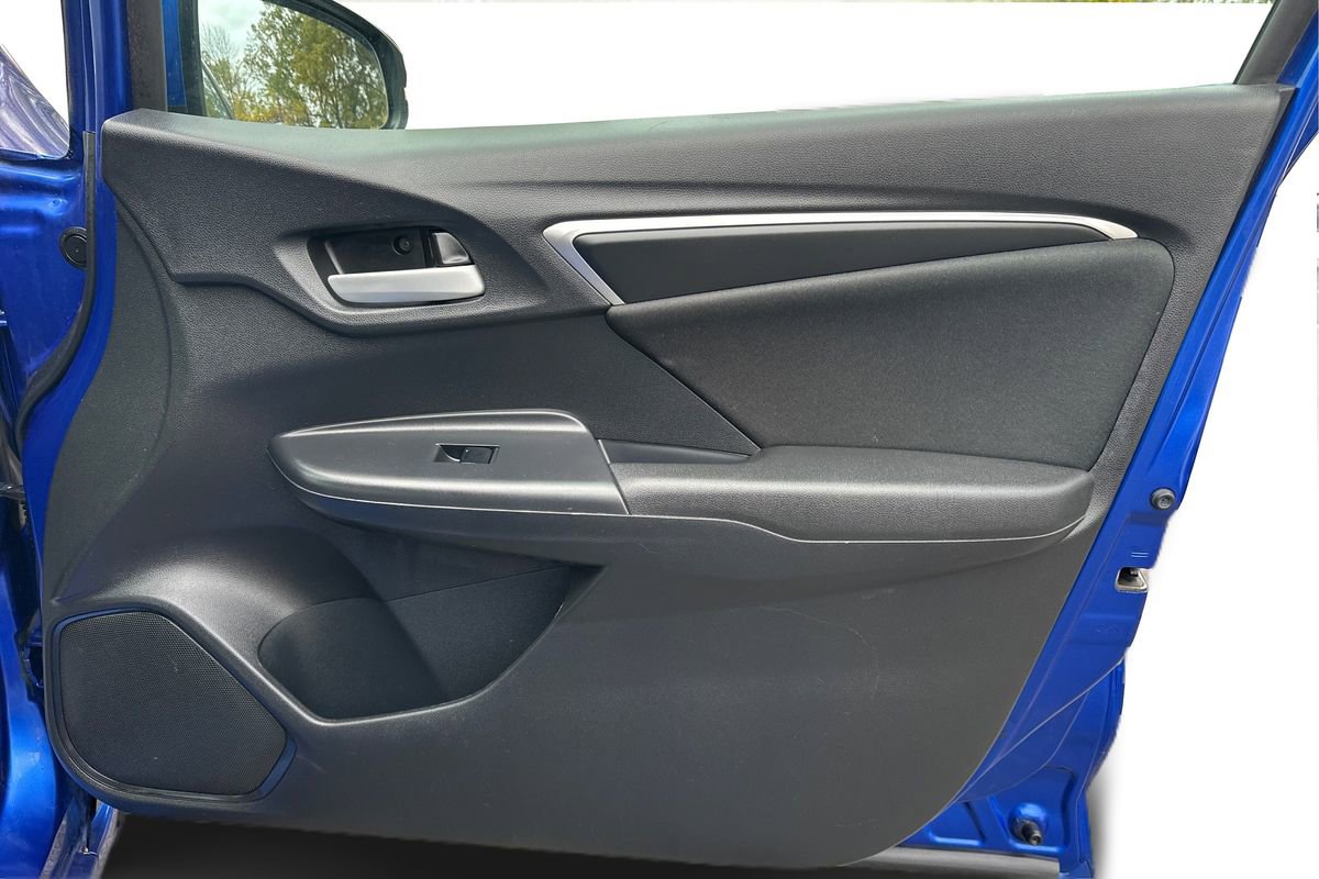 Used 2018 Honda Fit LX image 20