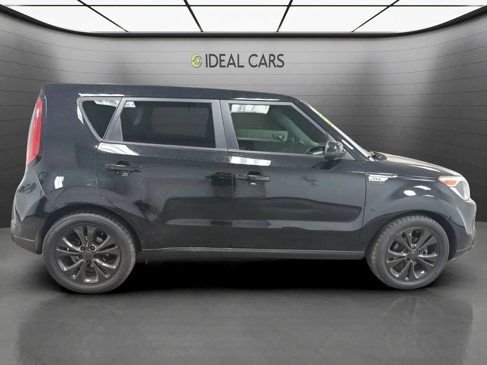 Used 2015 Kia Soul + FWD image 4