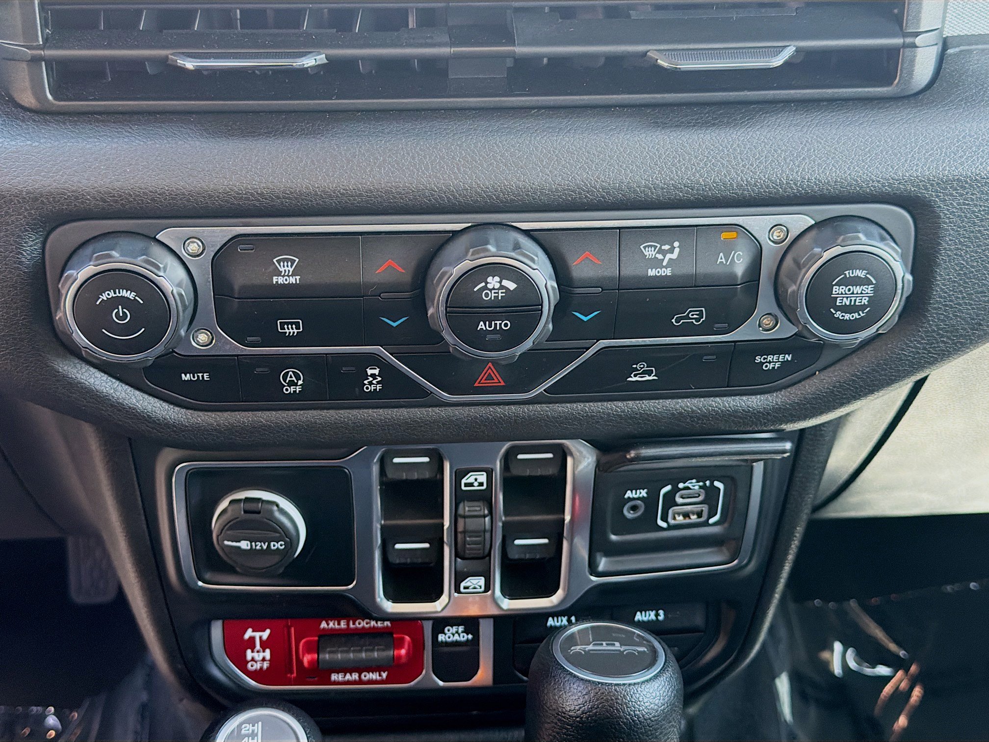 Used 2024 Jeep Gladiator Sport image 12