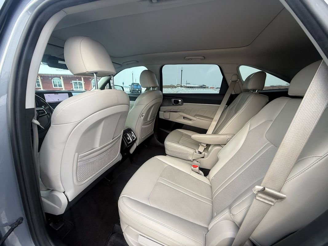 Used 2021 Kia Sorento SX image 19