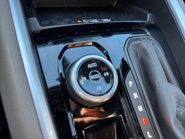 Certified 2026 Chevrolet Colorado ZR2 w/ Technology Package AWD/4WD image 19