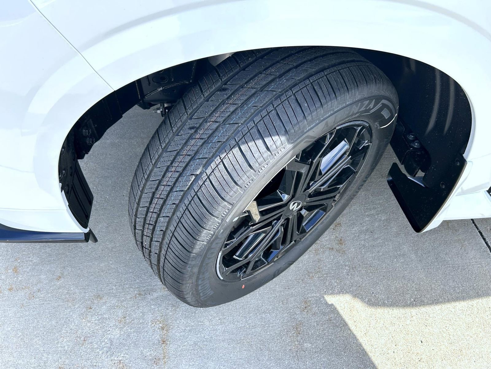 New 2026 INFINITI QX80 4WD w/ Sport Exterior Package image 25