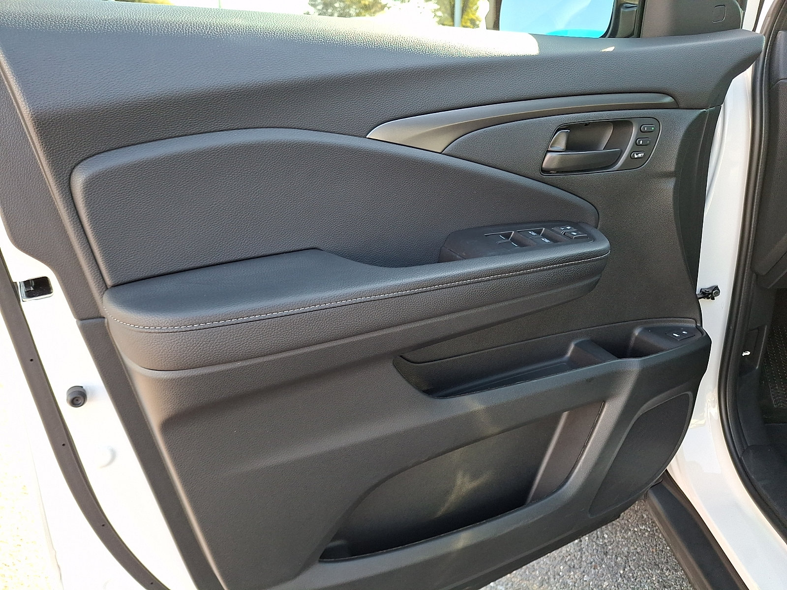 Used 2024 Honda Passport EX-L image 12