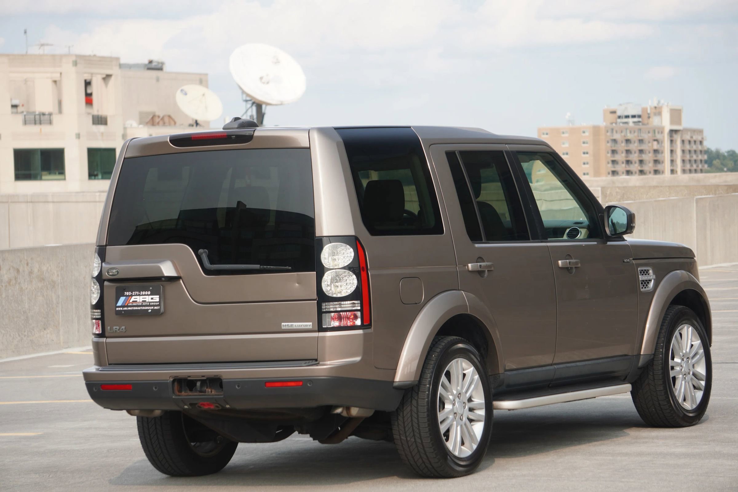 Used 2015 Land Rover LR4 HSE LUX image 23