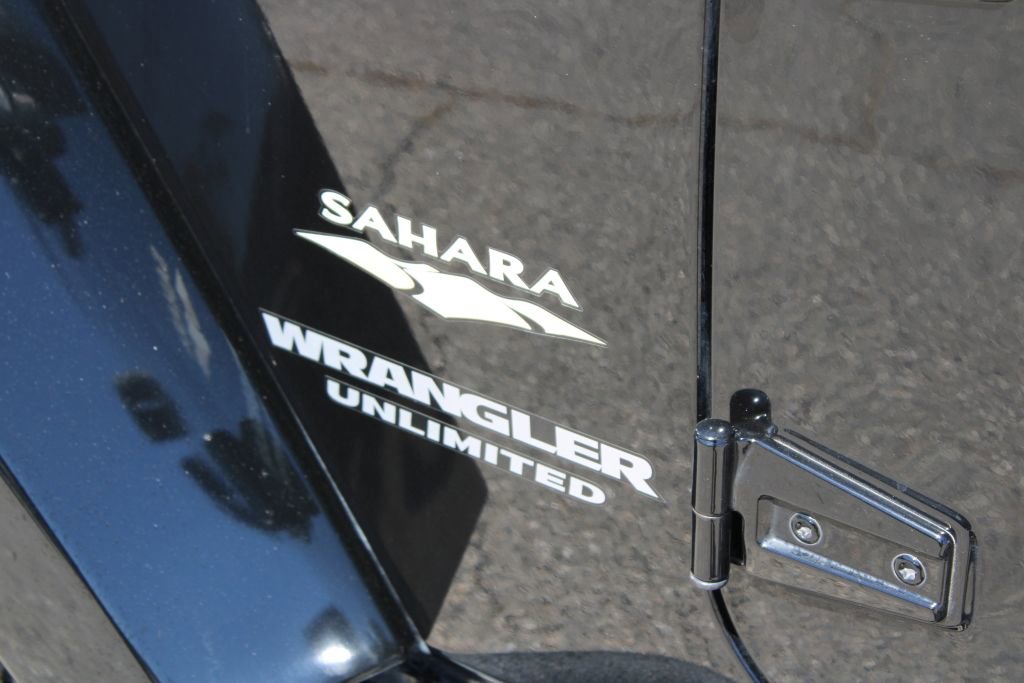 Used 2015 Jeep Wrangler Unlimited Sahara AWD/4WD image 28
