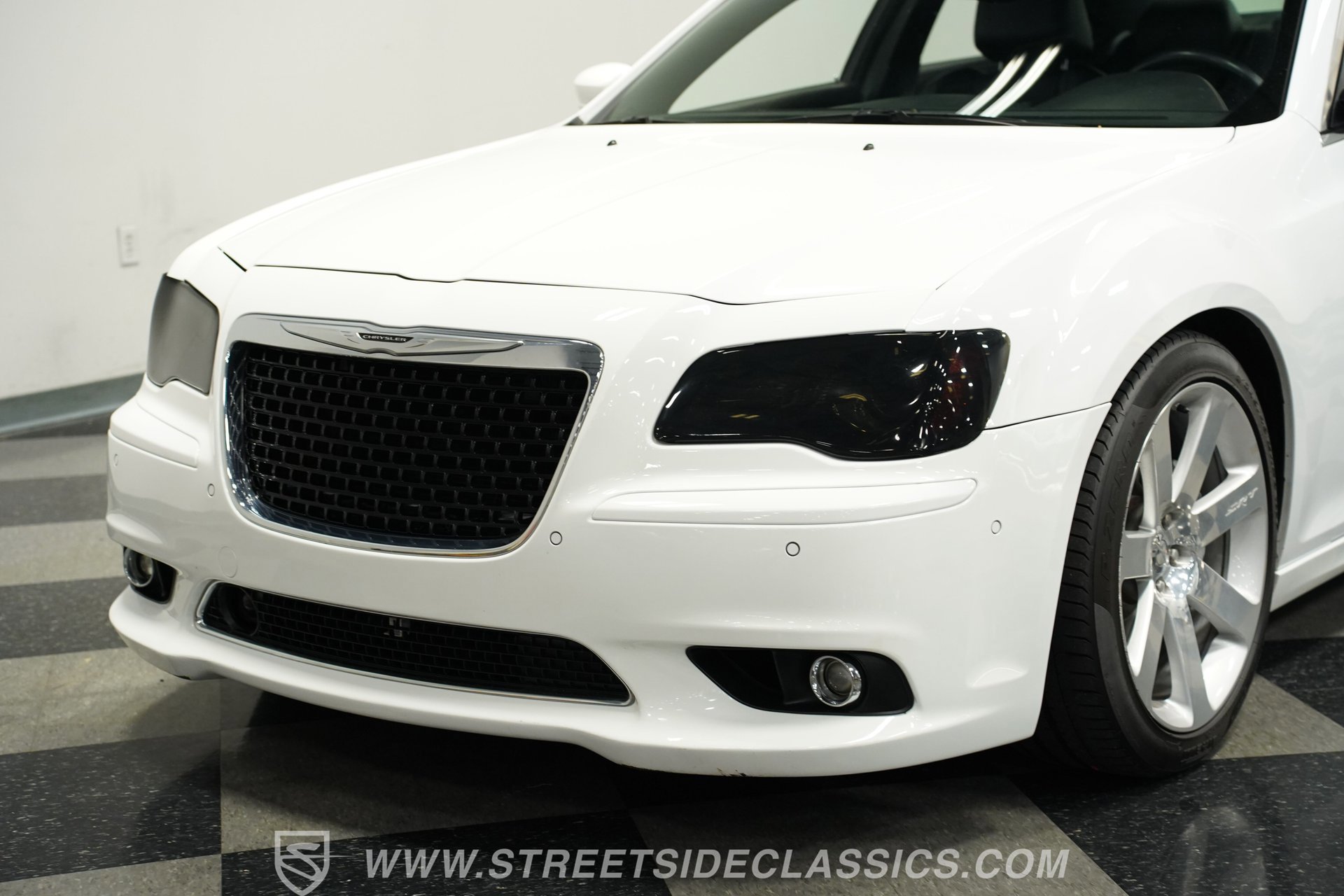 Used 2012 Chrysler 300 SRT8 w/ 19-Premium Speaker Group image 18